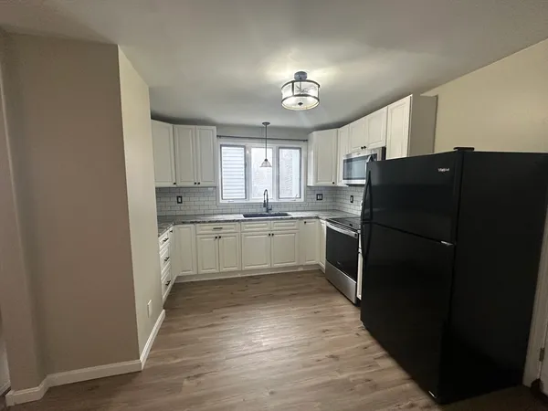 $2,400 | 73 Shores Street, Unit 1, Taunton, MA 02780