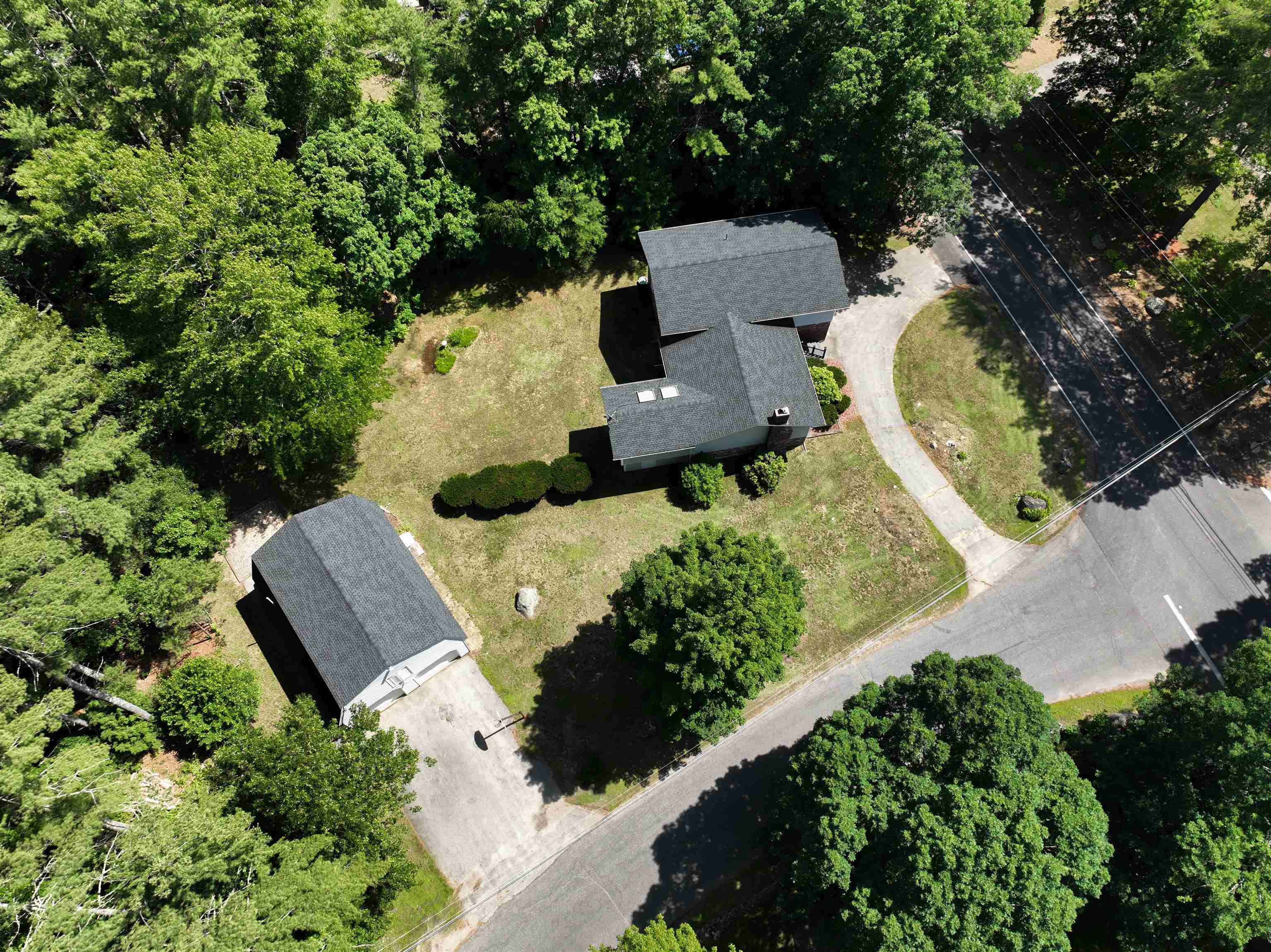 119 Wire Road Merrimack, NH 03054 - Photo 3 of 40