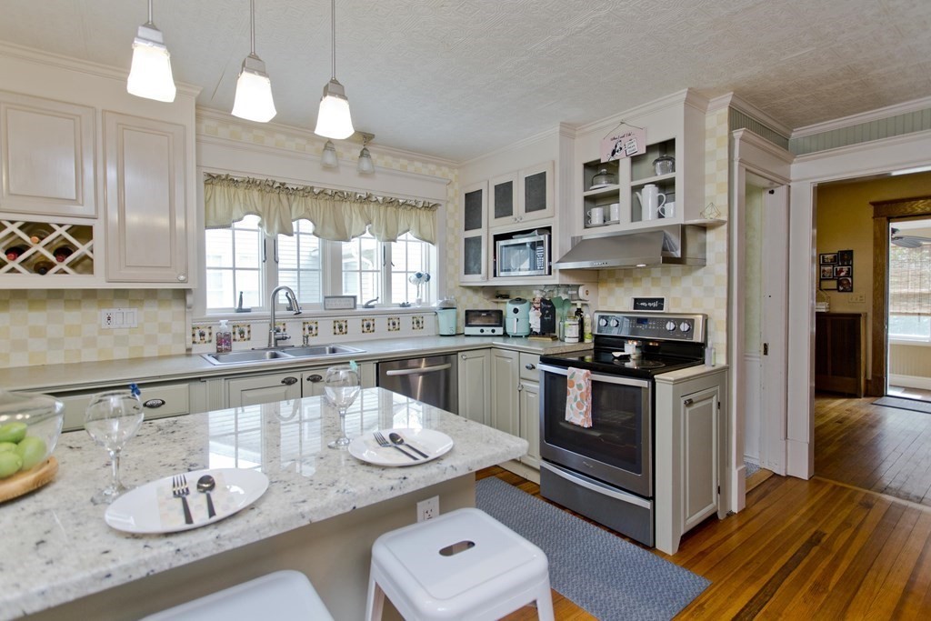 85 Belvidere Street Springfield, MA 01108 - Photo 5 of 42 Gallery Image 5