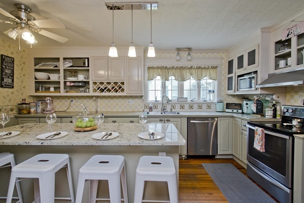 85 Belvidere Street Springfield, MA 01108 - Photo 6 of 42 Gallery Image 6