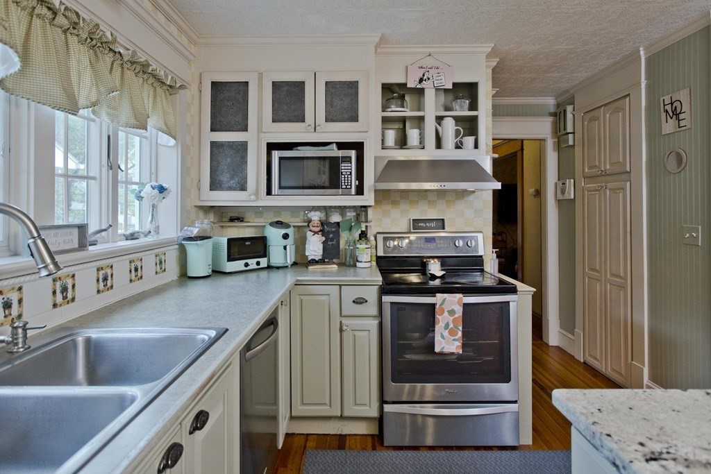85 Belvidere Street Springfield, MA 01108 - Photo 8 of 42 Gallery Image 8