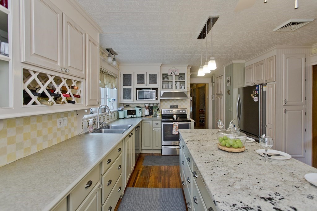 85 Belvidere Street Springfield, MA 01108 - Photo 10 of 42 Gallery Image 10