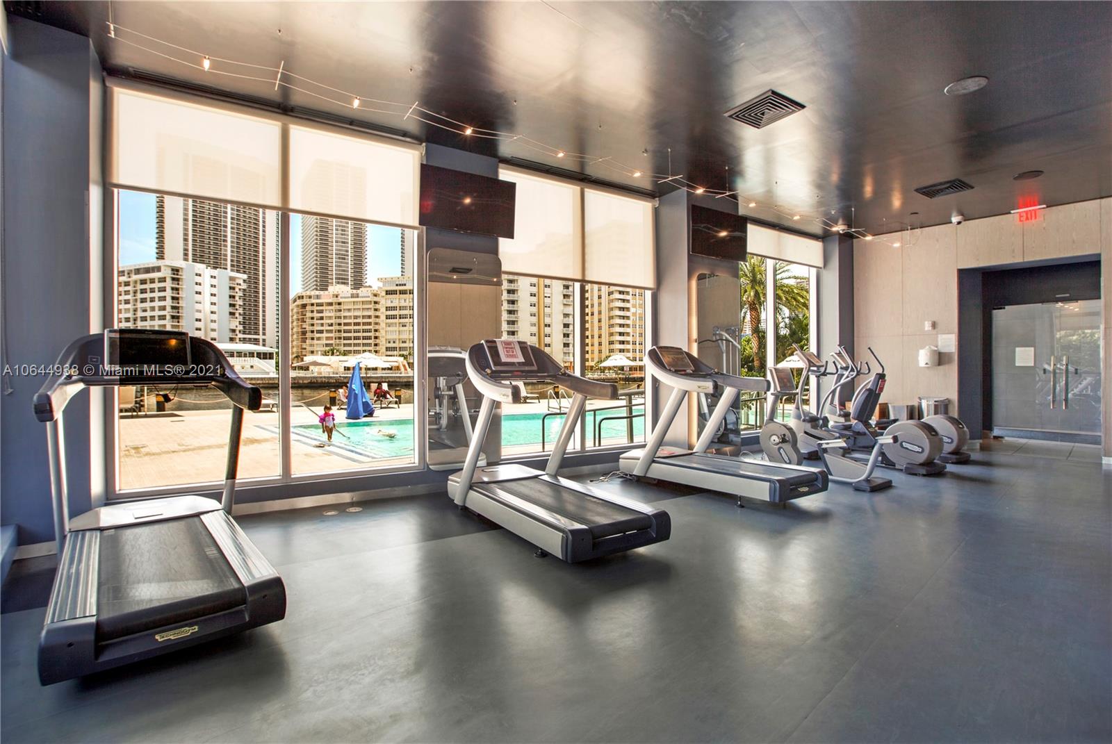 2602 East Hallandale Beach Boulevard, Unit R1009 Hallandale Beach, FL 33009 - Photo 22 of 38