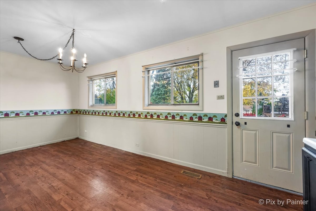 500 Colgate Court Hoffman Estates, IL 60169 - Photo 11 of 28 a view of an empty room with a window