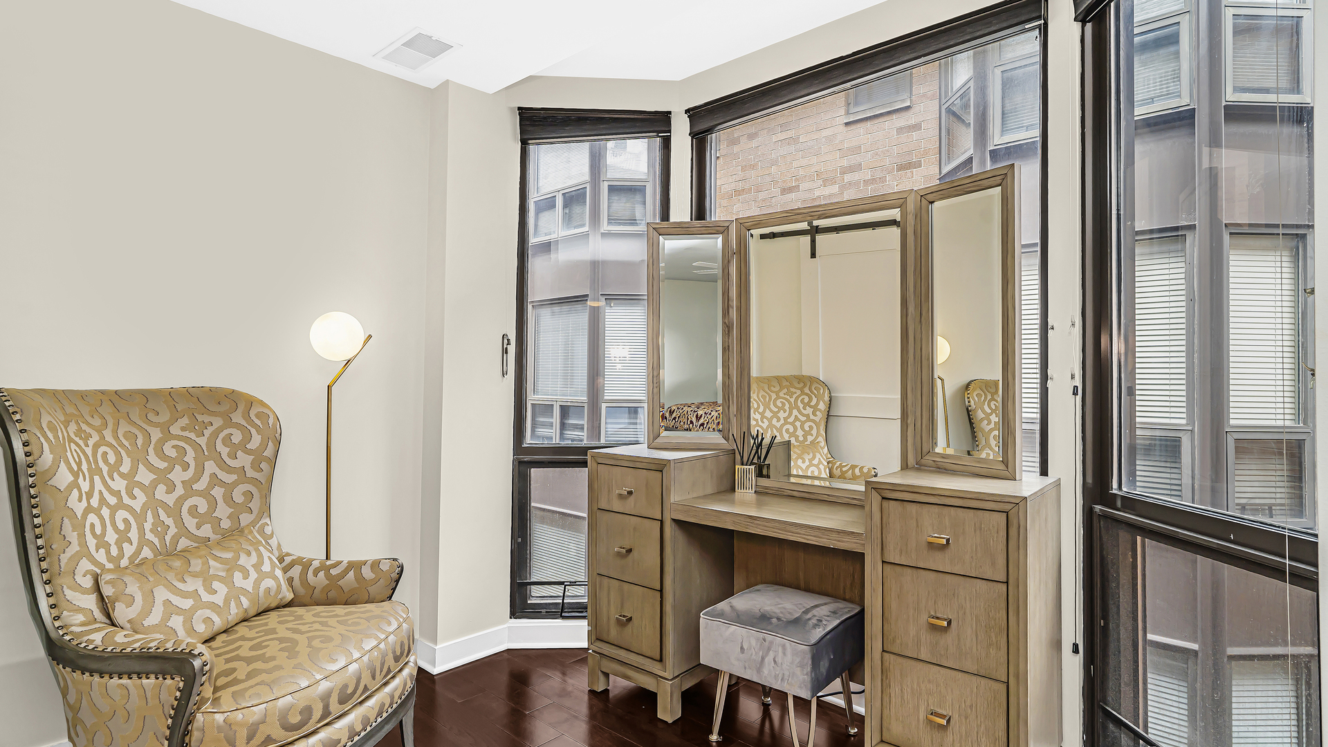 222 South Racine Avenue, Unit 404 Chicago, IL 60607 - Photo 24 of 36 a living room with furniture and a large window