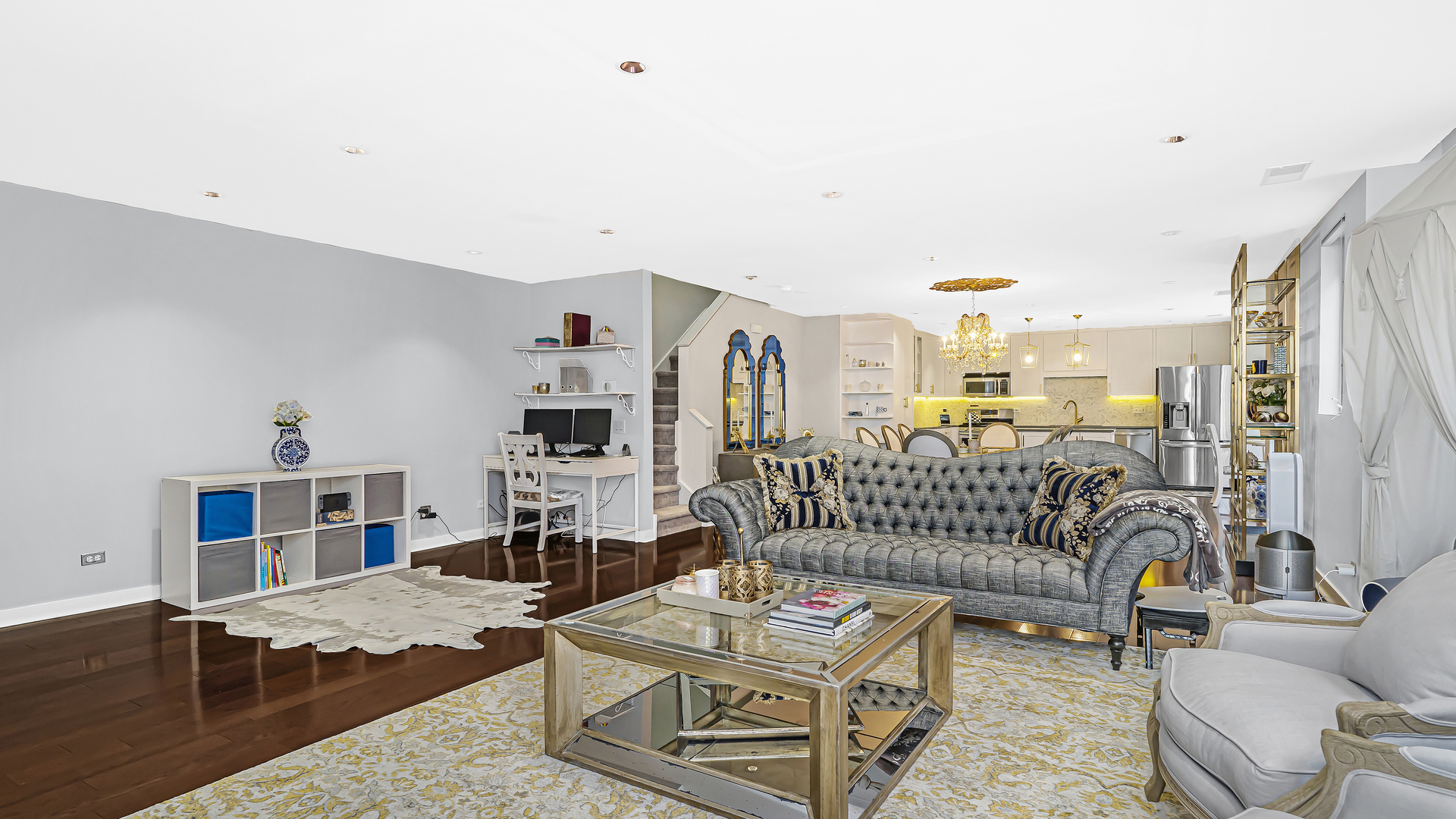 222 South Racine Avenue, Unit 404 Chicago, IL 60607 - Photo 8 of 36 a living room with furniture