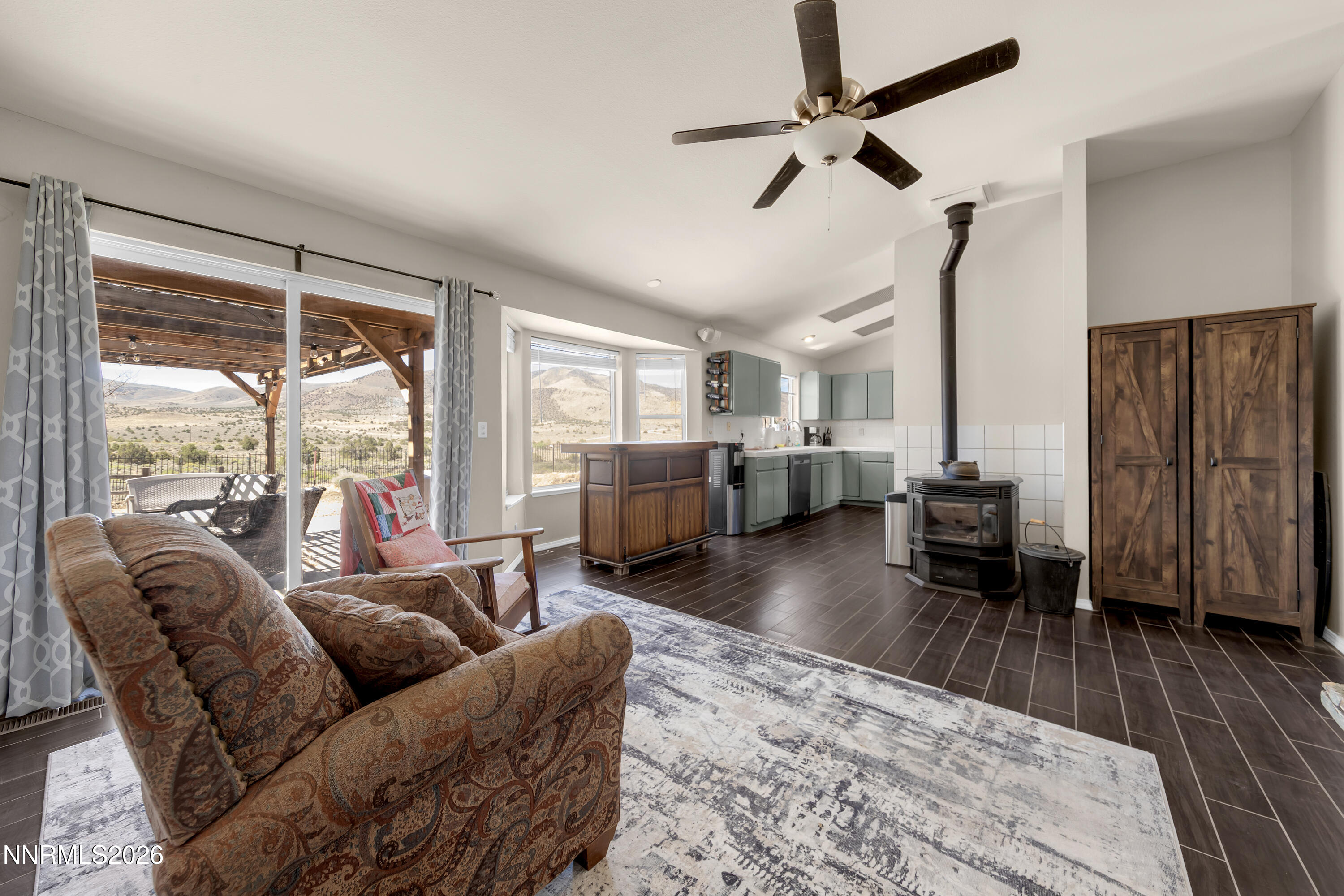 5855 Quaking Aspen Road Reno, NV 89510 - Photo 17 of 60 QuakingAspen5855-017