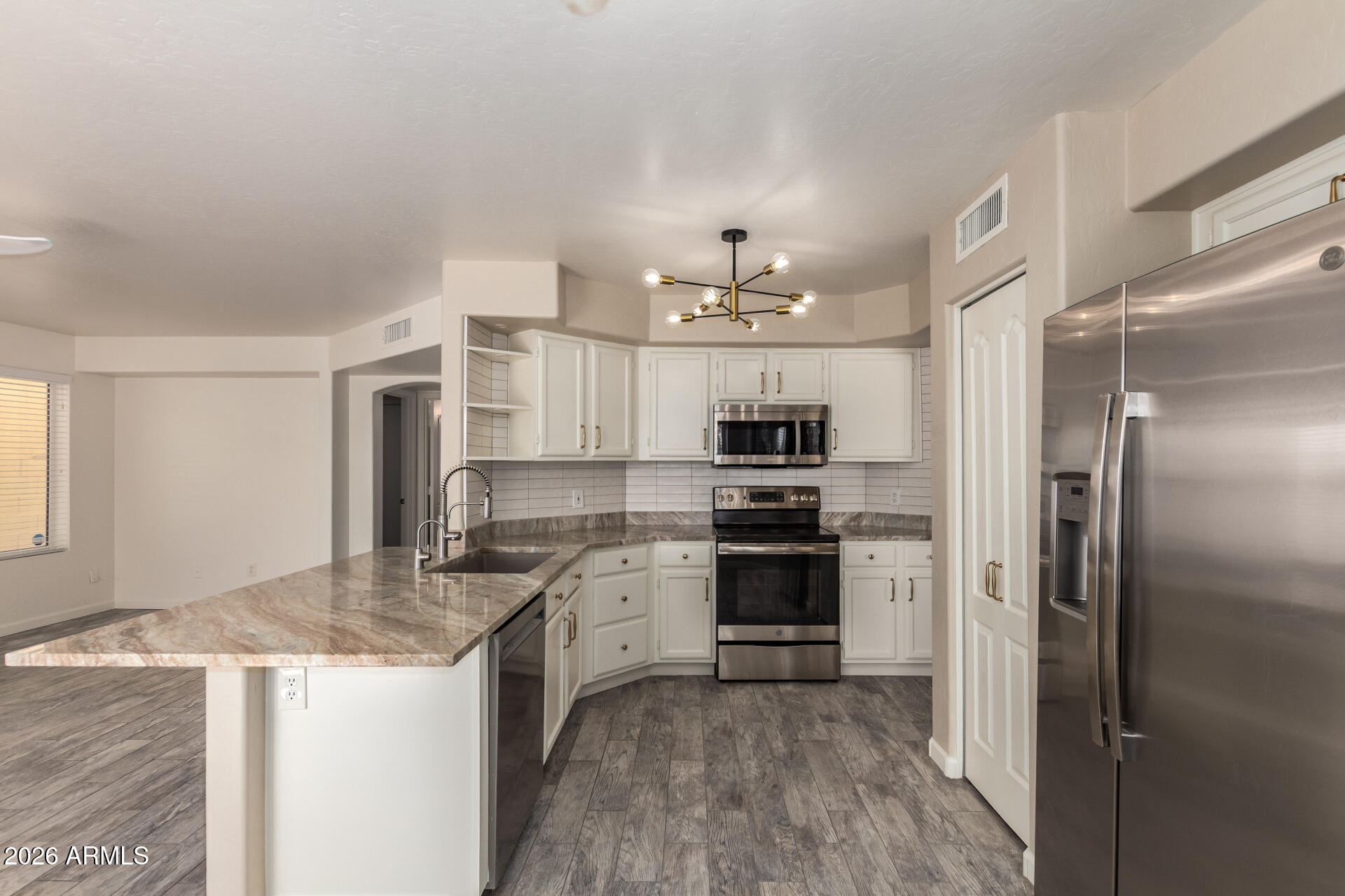 9641 South 51st Street Phoenix, AZ 85044 - Photo 8 of 28 Kitchen