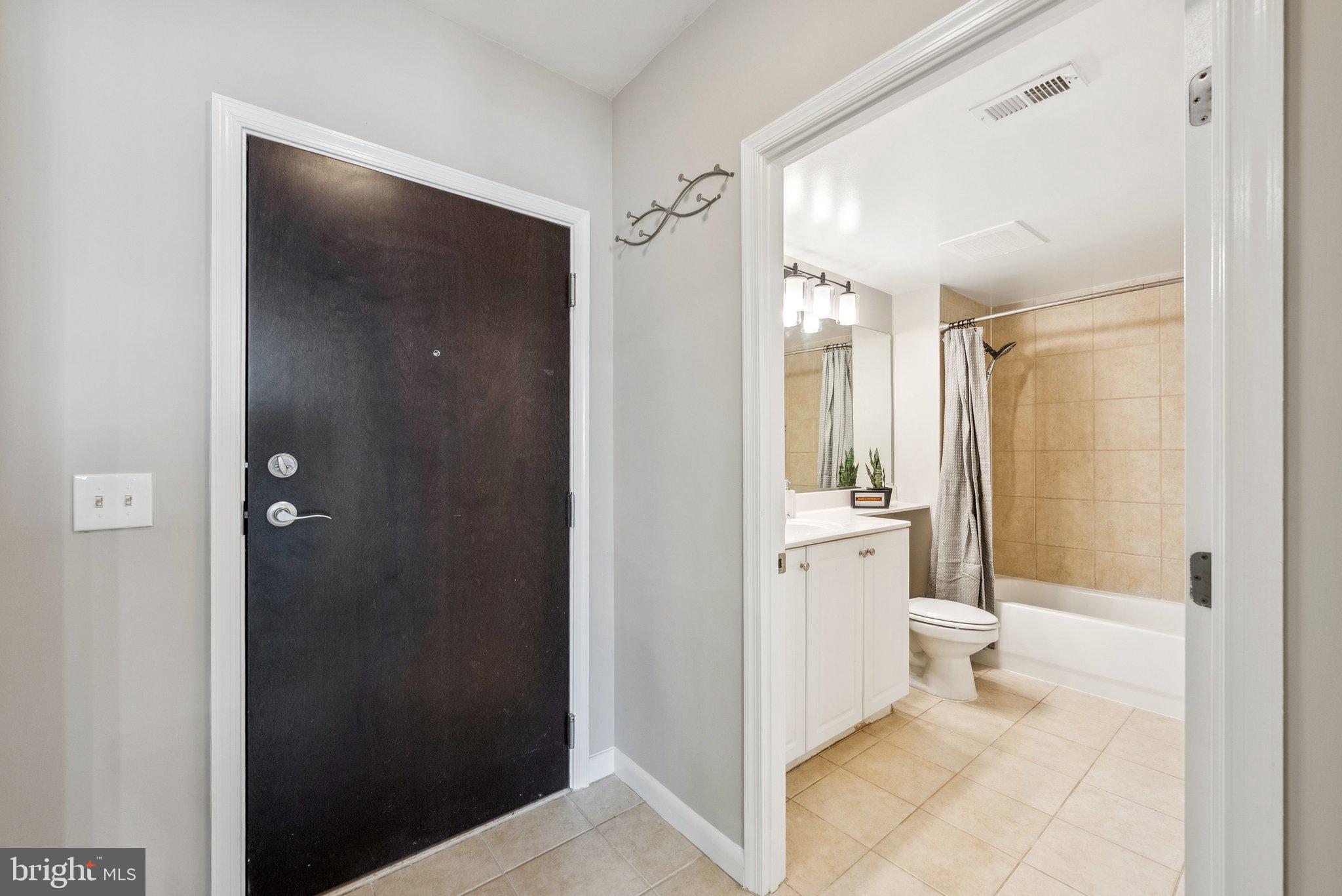851 North Glebe Road, Unit 415 Arlington, VA 22203 - Photo 15 of 35 Gallery Image 15