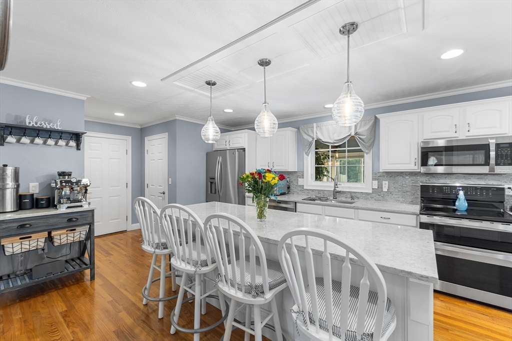 6 Joy Road Salisbury, MA 01952 - Photo 4 of 41 Gallery Image 4