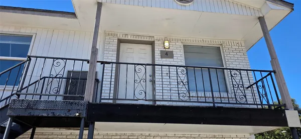 $990 | 5130 Chapman Street, Unit 4, Houston, TX 77009