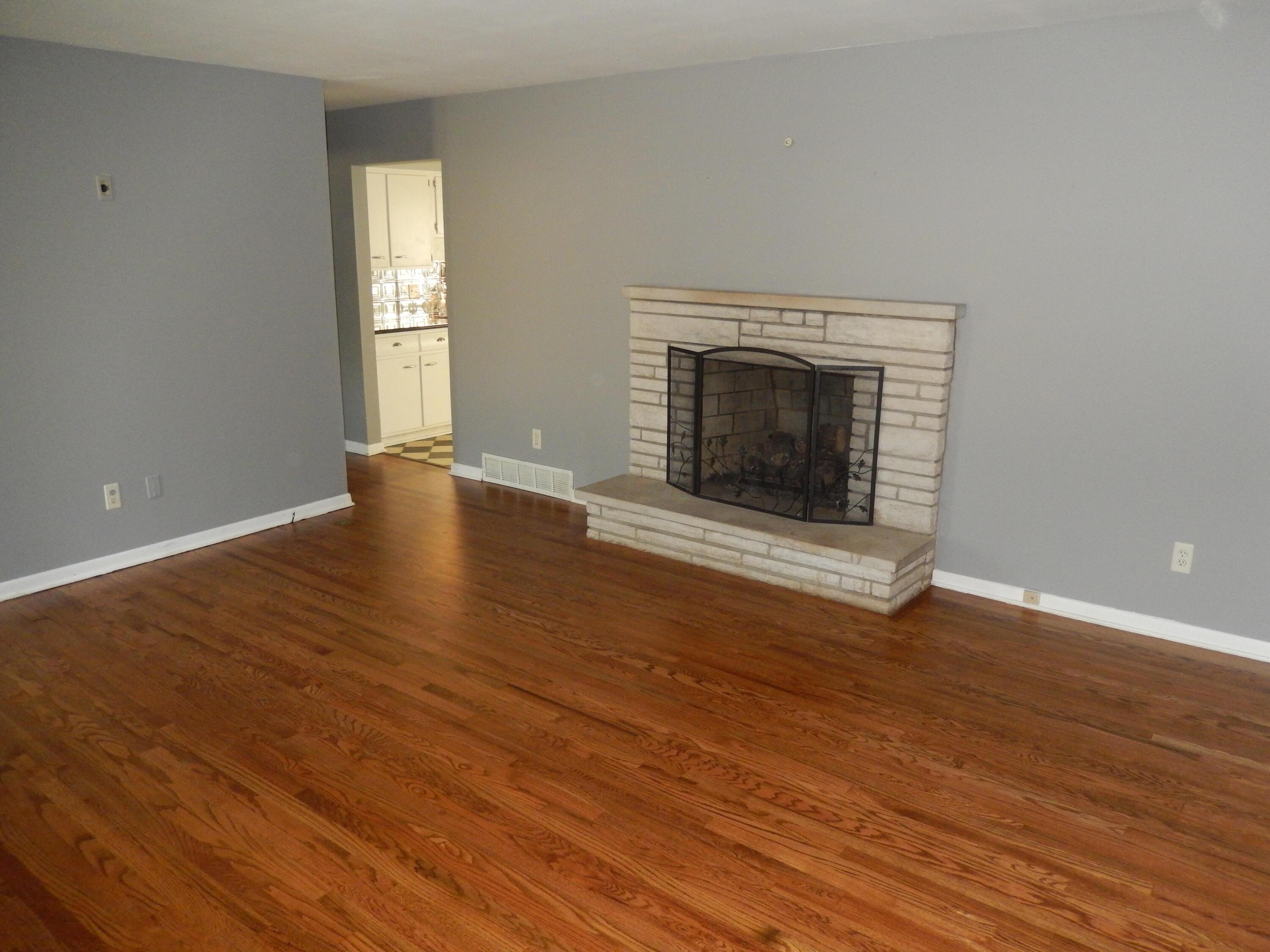 5587 Hazelwood Road Columbus, OH 43229 - Photo 7 of 47 Living Room