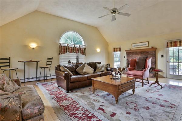 22 Howlett Street Topsfield, MA 01983 - Photo 12 of 30 Gallery Image 12