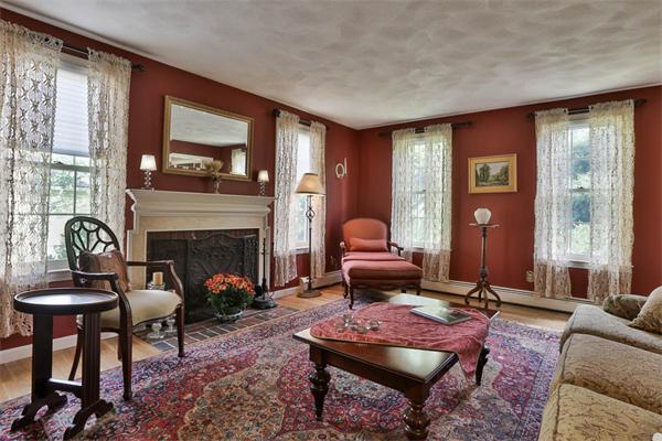 22 Howlett Street Topsfield, MA 01983 - Photo 3 of 30 Gallery Image 3