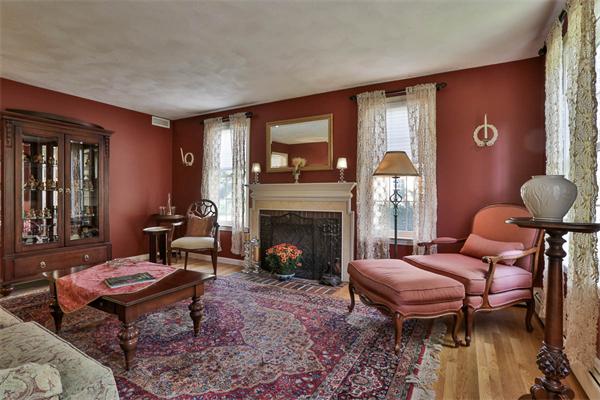 22 Howlett Street Topsfield, MA 01983 - Photo 4 of 30 Gallery Image 4