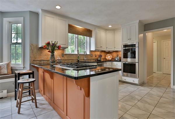 22 Howlett Street Topsfield, MA 01983 - Photo 9 of 30 Gallery Image 9