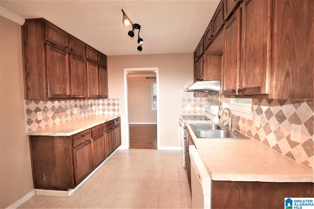 4038 Ida Lane Birmingham, AL 35243 - Photo 2 of 30