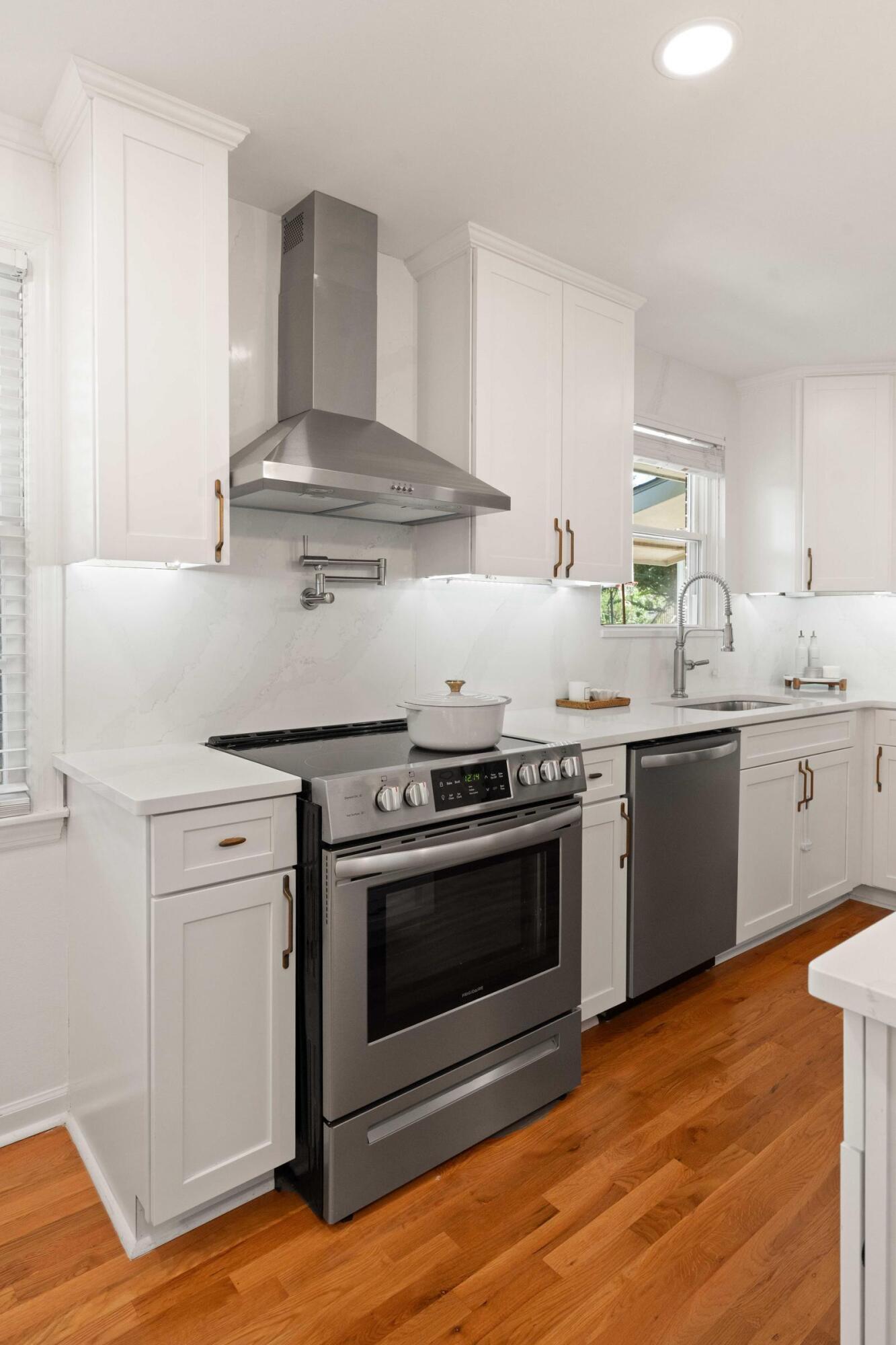 1122 Camellia Drive Mount Pleasant, SC 29464 - Photo 15 of 36 22