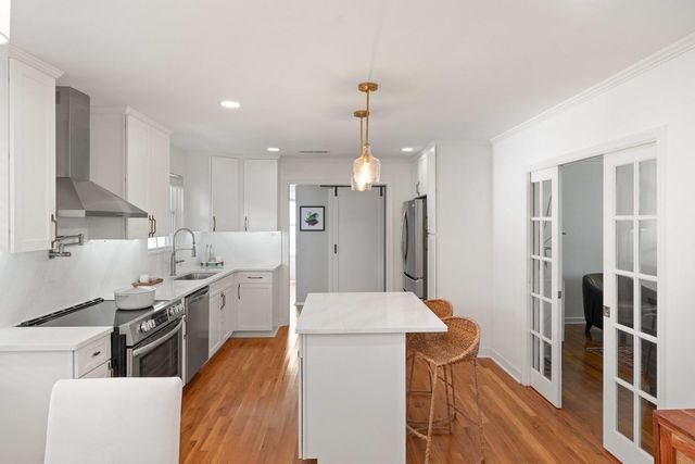 $915,000 | 1122 Camellia Drive, Mount Pleasant, SC 29464