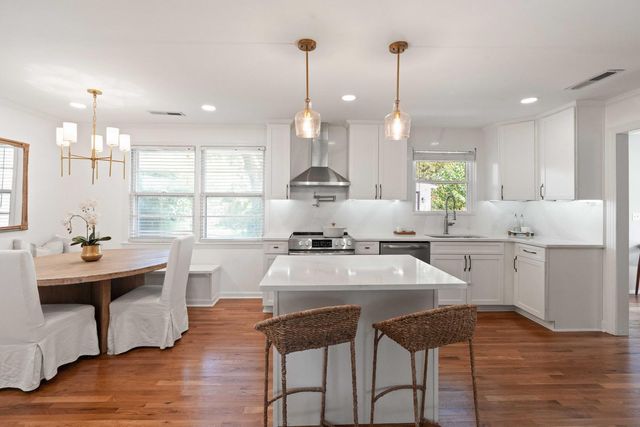 $915,000 | 1122 Camellia Drive, Mount Pleasant, SC 29464