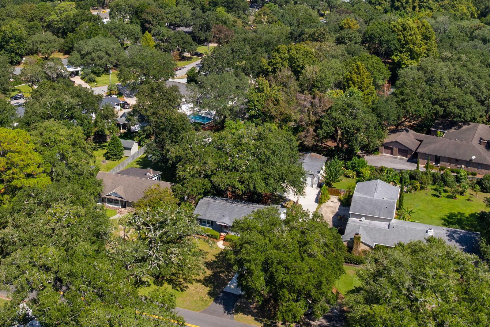 1122 Camellia Drive Mount Pleasant, SC 29464 - Photo 31 of 36 38