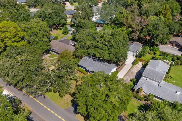 $915,000 | 1122 Camellia Drive, Mount Pleasant, SC 29464