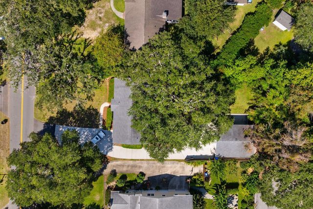 $915,000 | 1122 Camellia Drive, Mount Pleasant, SC 29464