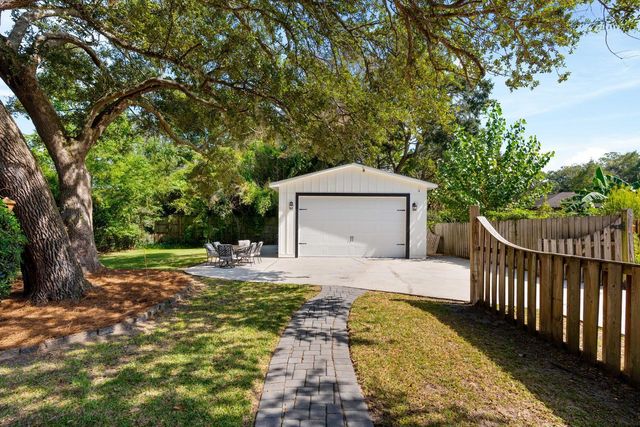 $915,000 | 1122 Camellia Drive, Mount Pleasant, SC 29464