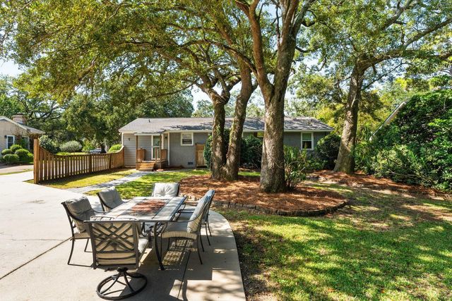 $915,000 | 1122 Camellia Drive, Mount Pleasant, SC 29464