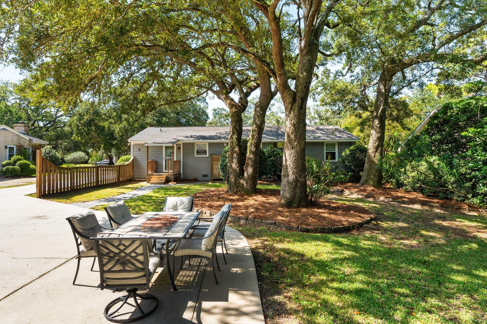 1122 Camellia Drive Mount Pleasant, SC 29464 - Photo 7 of 36 10