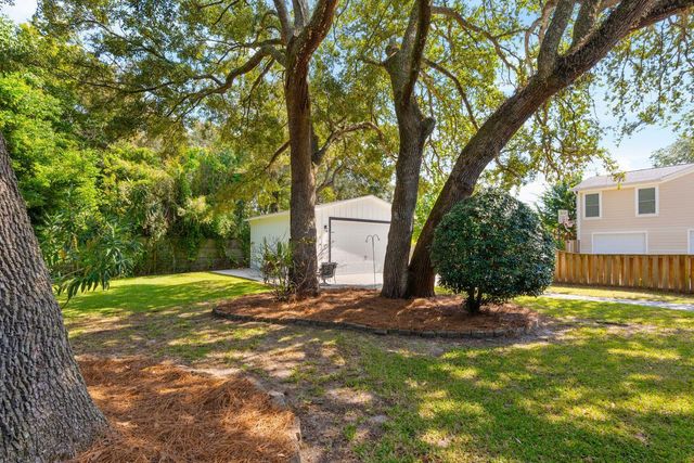 $915,000 | 1122 Camellia Drive, Mount Pleasant, SC 29464