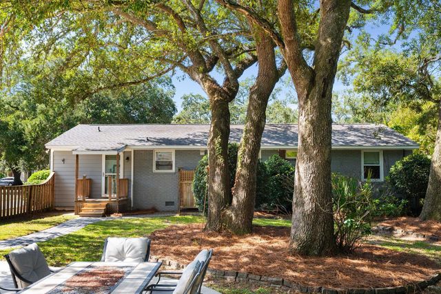 $915,000 | 1122 Camellia Drive, Mount Pleasant, SC 29464