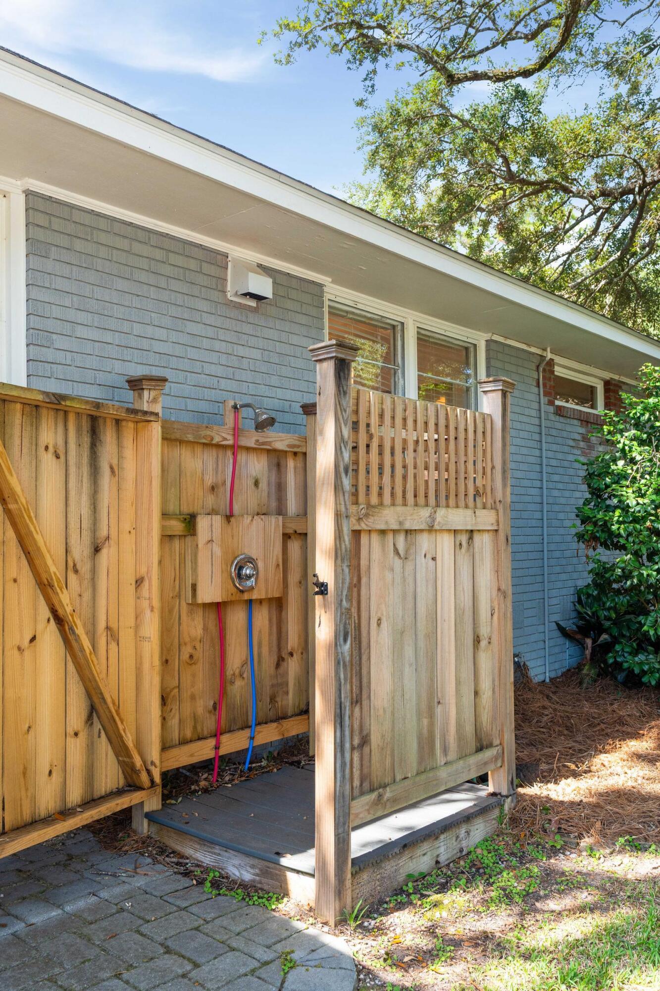 1122 Camellia Drive Mount Pleasant, SC 29464 - Photo 10 of 36 11