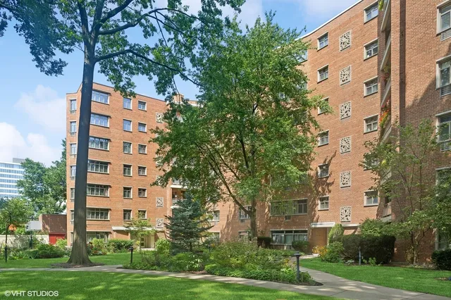 $186,000 | 1860 Sherman Avenue, Unit 7NE, Evanston, IL 60201