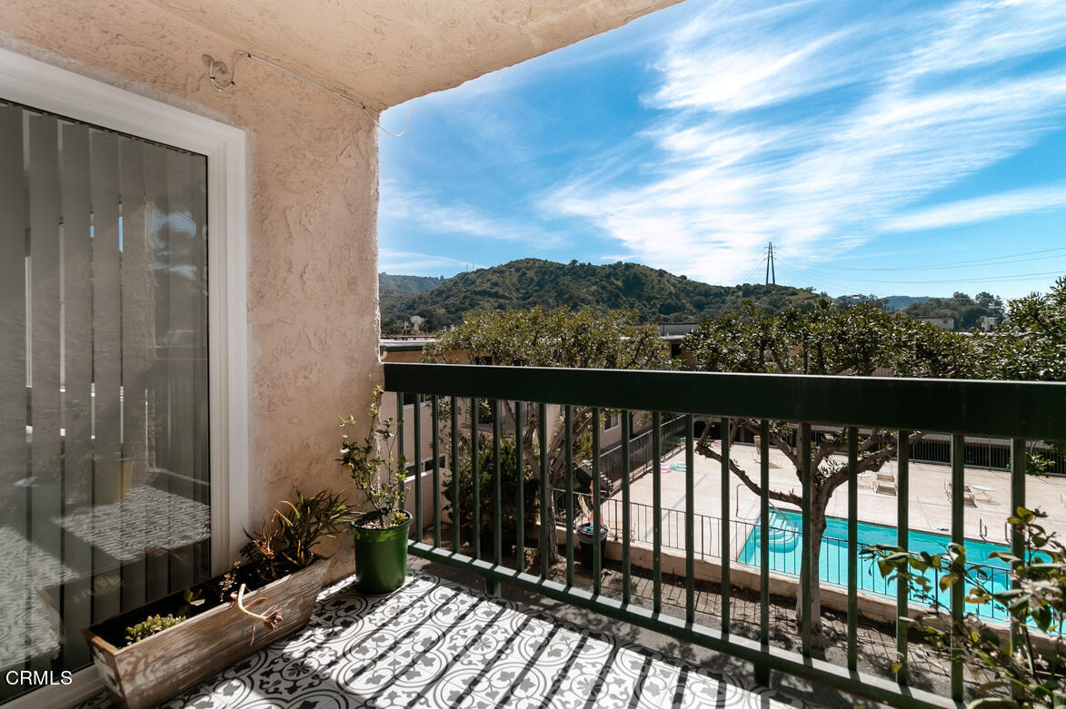 2940 North Verdugo Road, Unit 309 Glendale, CA 91208 - Photo 20 of 26 a view of balcony with furniture