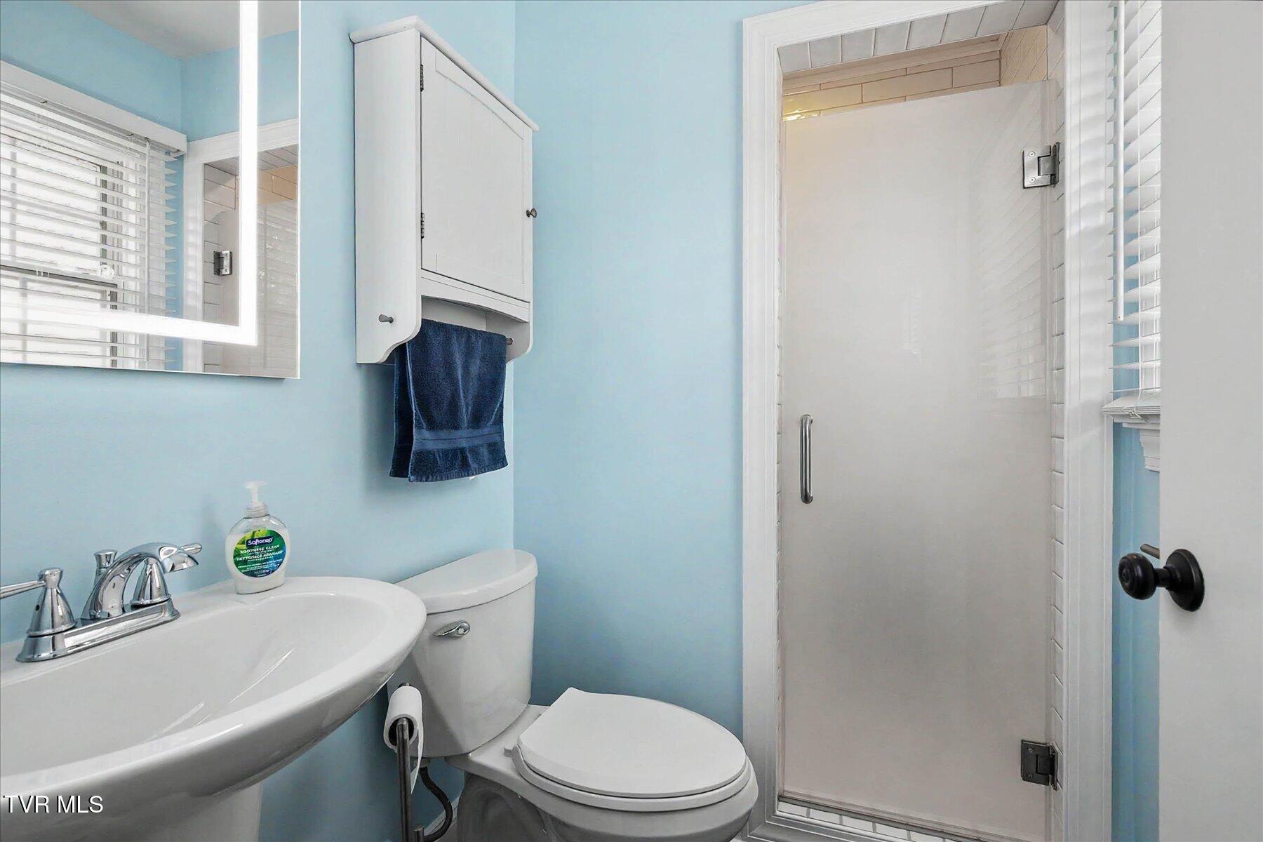 2013 Canterbury Road Kingsport, TN 37660 - Photo 38 of 49 38-2013 Canterbury Rd-38