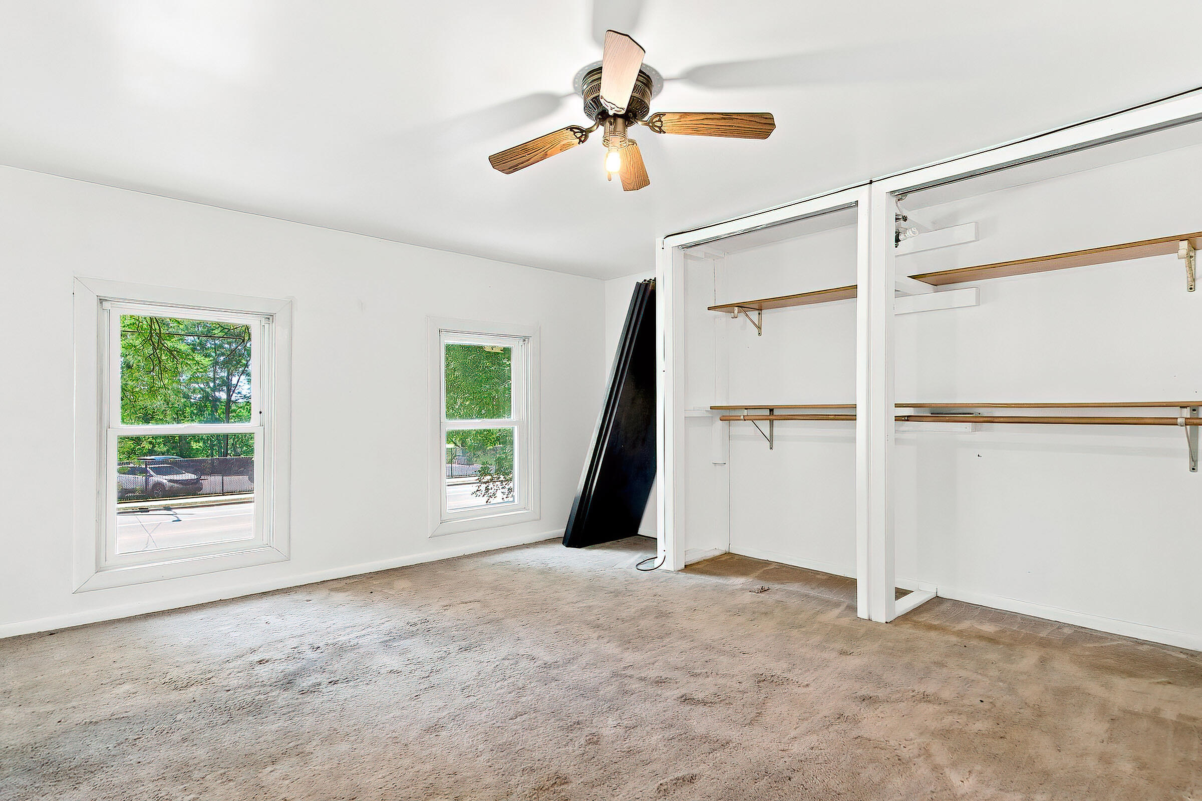 2910 Northwestern Avenue Racine, WI 53404 - Photo 32 of 45 34 IMG_0458