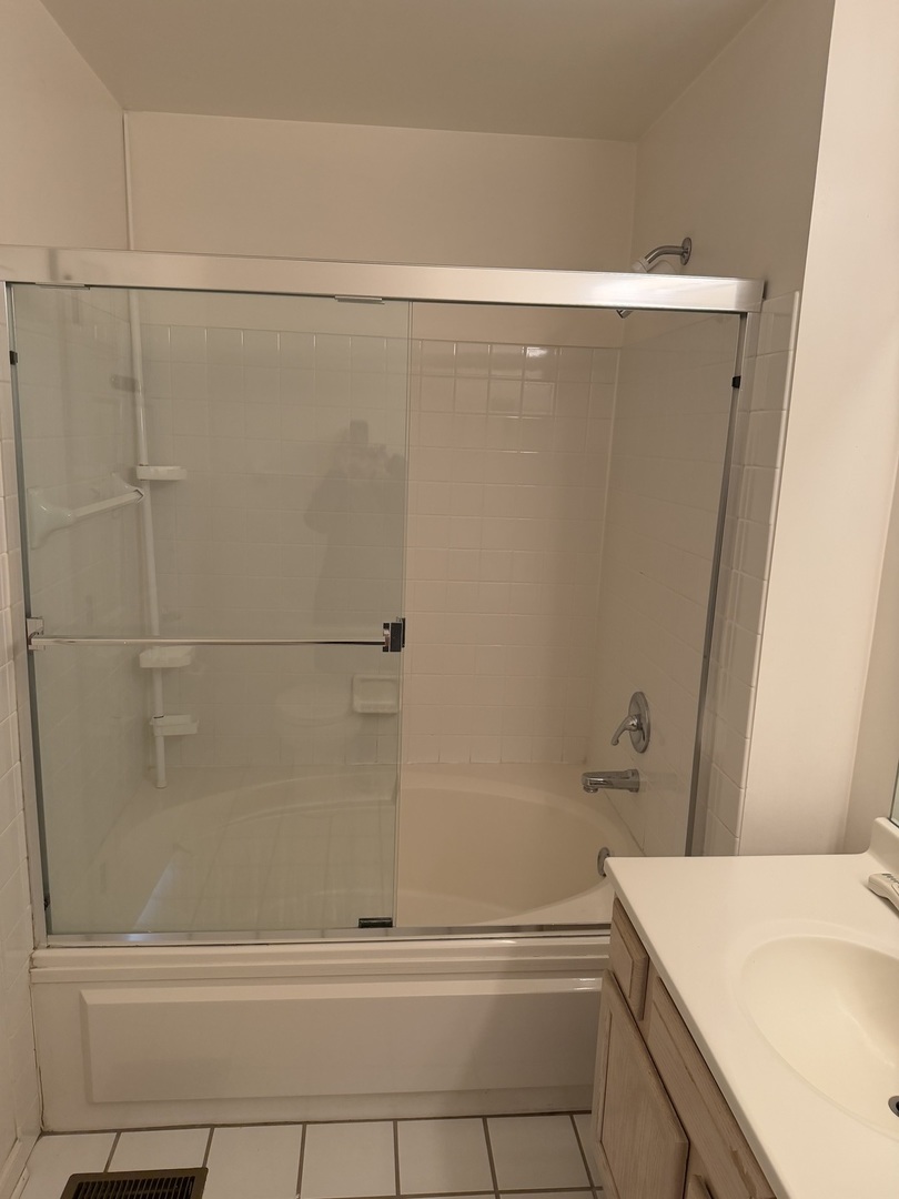 114 Woodbury Lane, Unit 114 Lake Bluff, IL 60044 - Photo 12 of 19