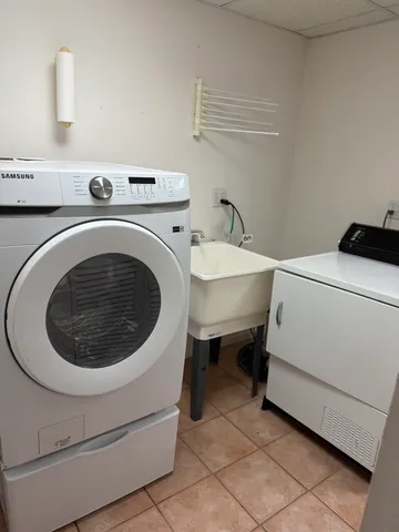 $3,250 | 114 Woodbury Lane, Unit 114, Lake Bluff, IL 60044