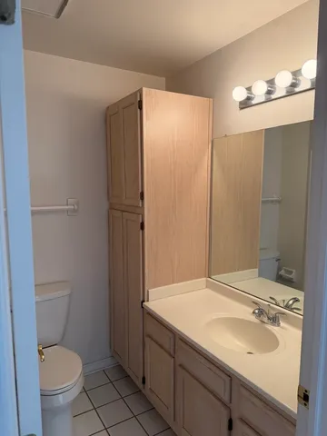 $3,250 | 114 Woodbury Lane, Unit 114, Lake Bluff, IL 60044