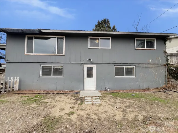 $177,500 | 728 Sunrise Drive, Omak, WA 98841