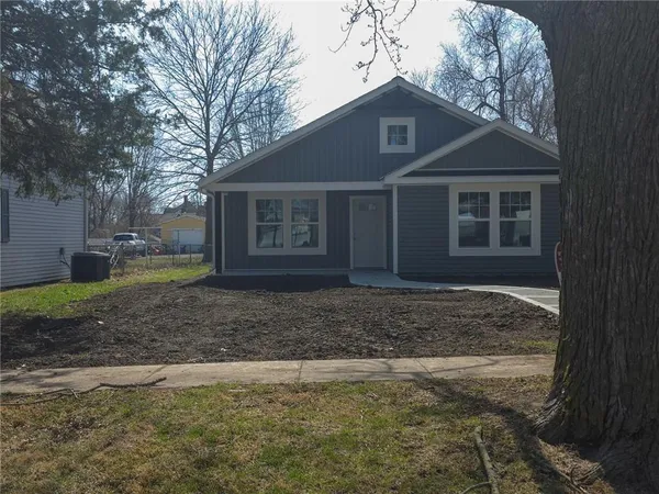 $295,000 | 315 West Cornhill Street, Cameron, MO 64429
