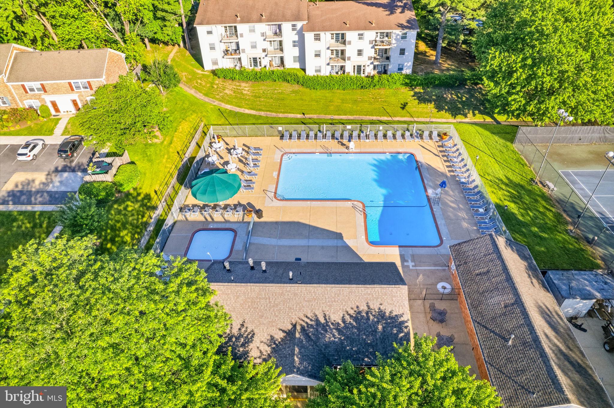 5817 Rexford Drive, Unit 798 Springfield, VA 22152 - Photo 19 of 23 a view of swimming pool with outdoor space