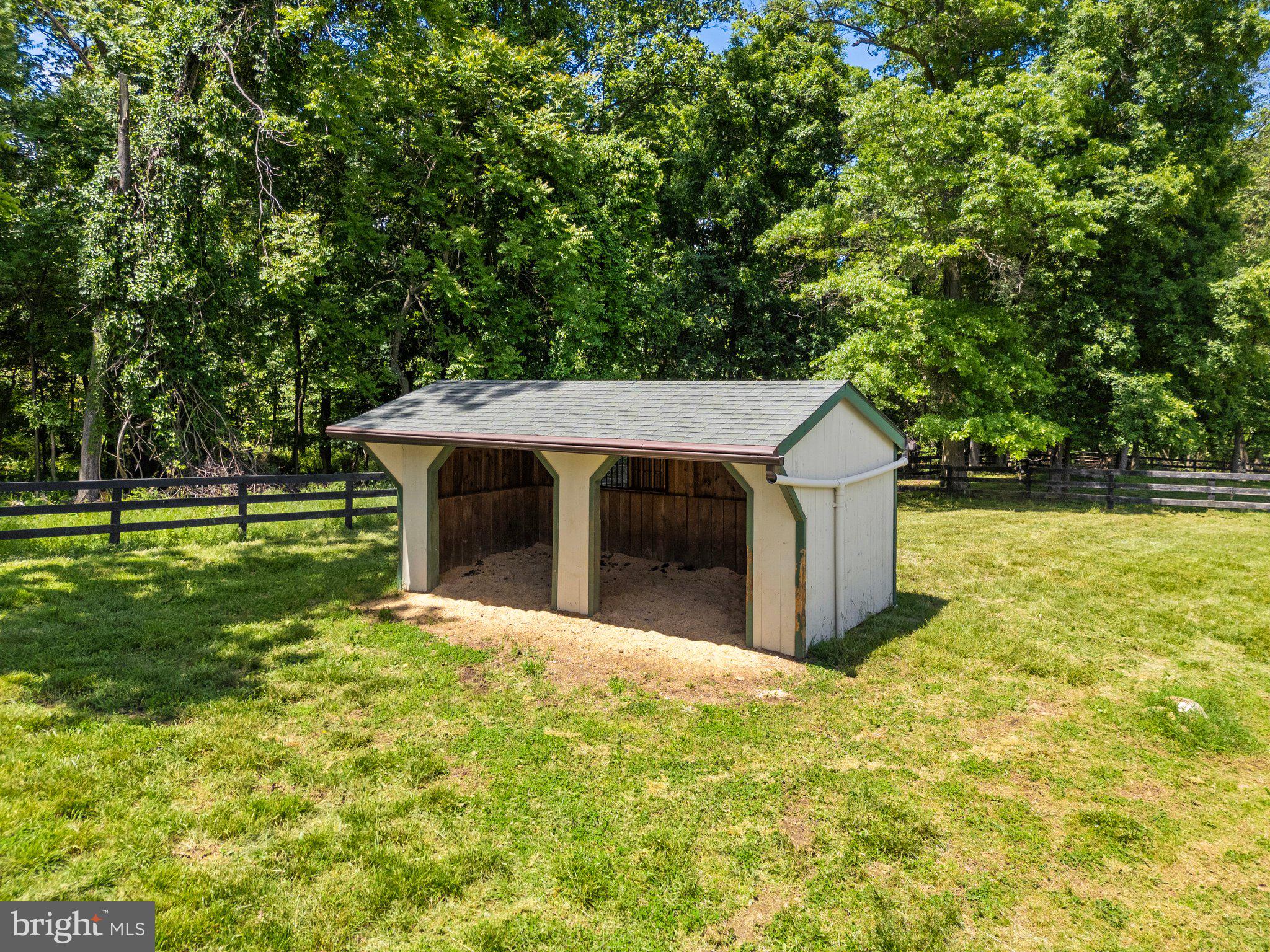 1248 Delaplane Grade Road Upperville, VA 20184 - Photo 48 of 77 1 of 2 run-in sheds