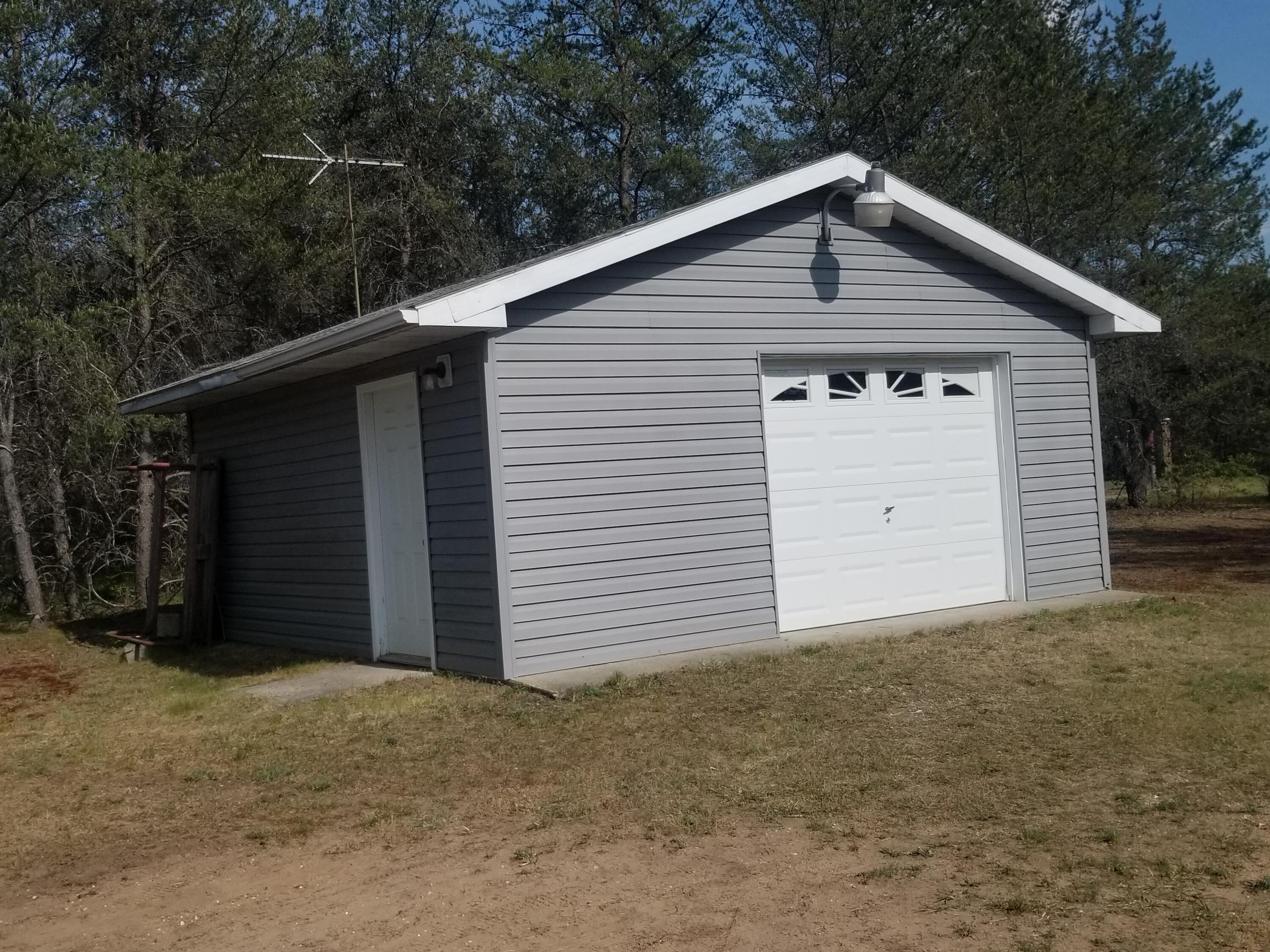 810 Dusty Road Irons, MI 49644 - Photo 5 of 29 20230601_173100