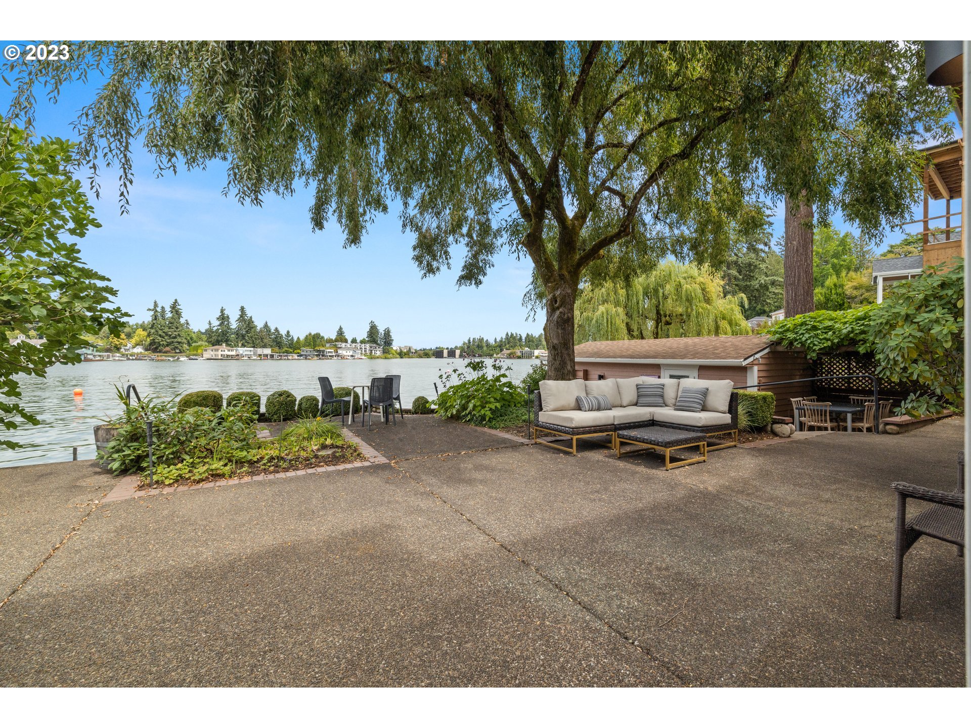 547 North Shr Road Lake Oswego, OR 97034 - Photo 31 of 42 Patio