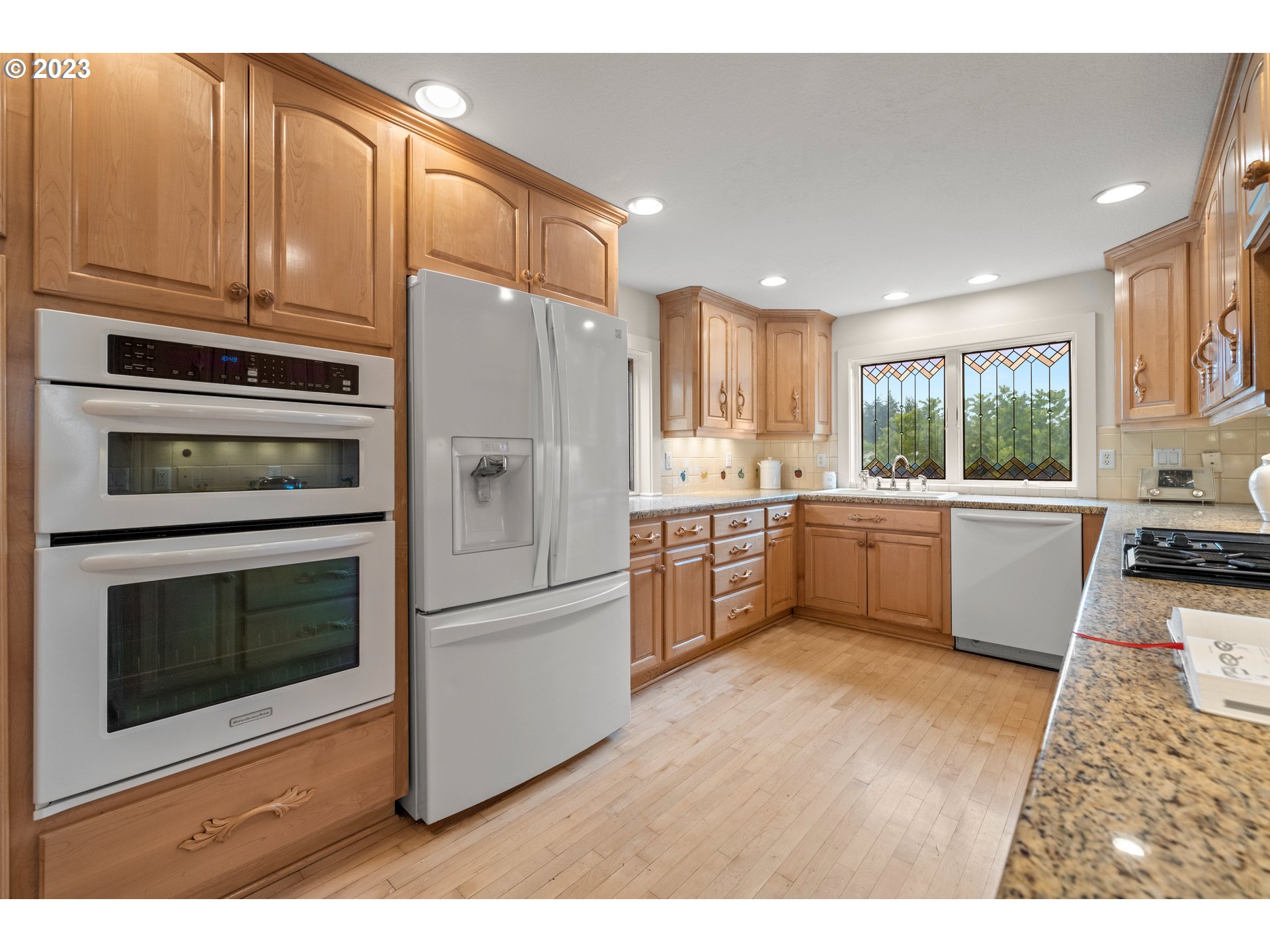 547 North Shr Road Lake Oswego, OR 97034 - Photo 10 of 42 Gallery Image 10