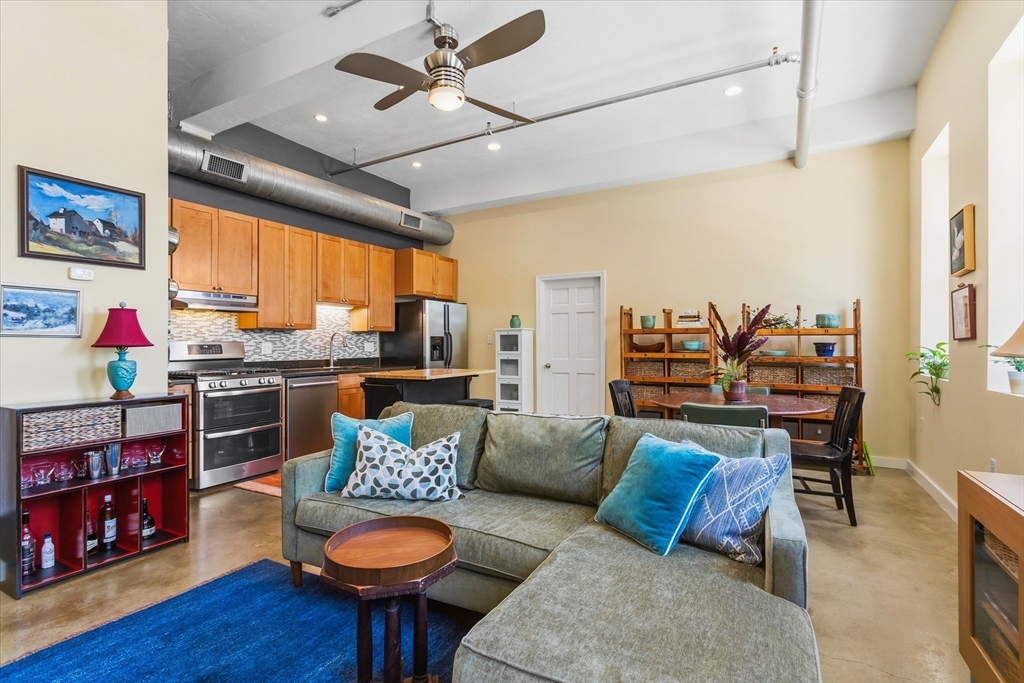 960 Broadway, Unit 2 Chelsea, MA 02150 - Photo 2 of 19