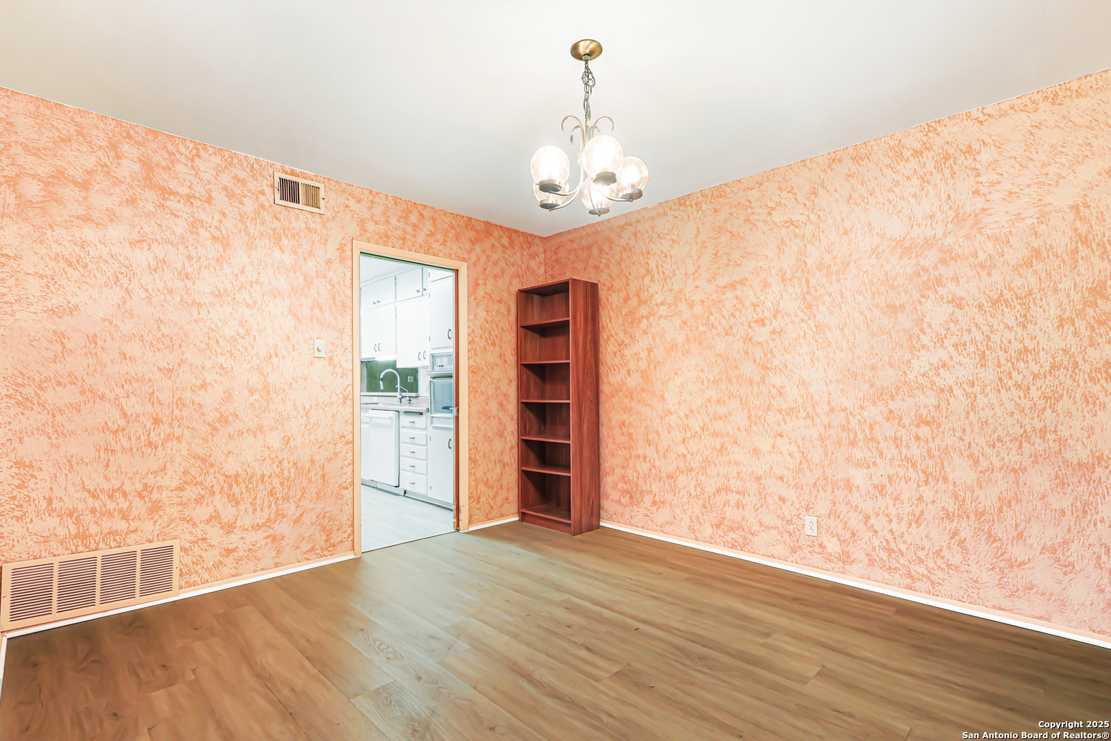 212 National Universal City, TX 78148 - Photo 11 of 36