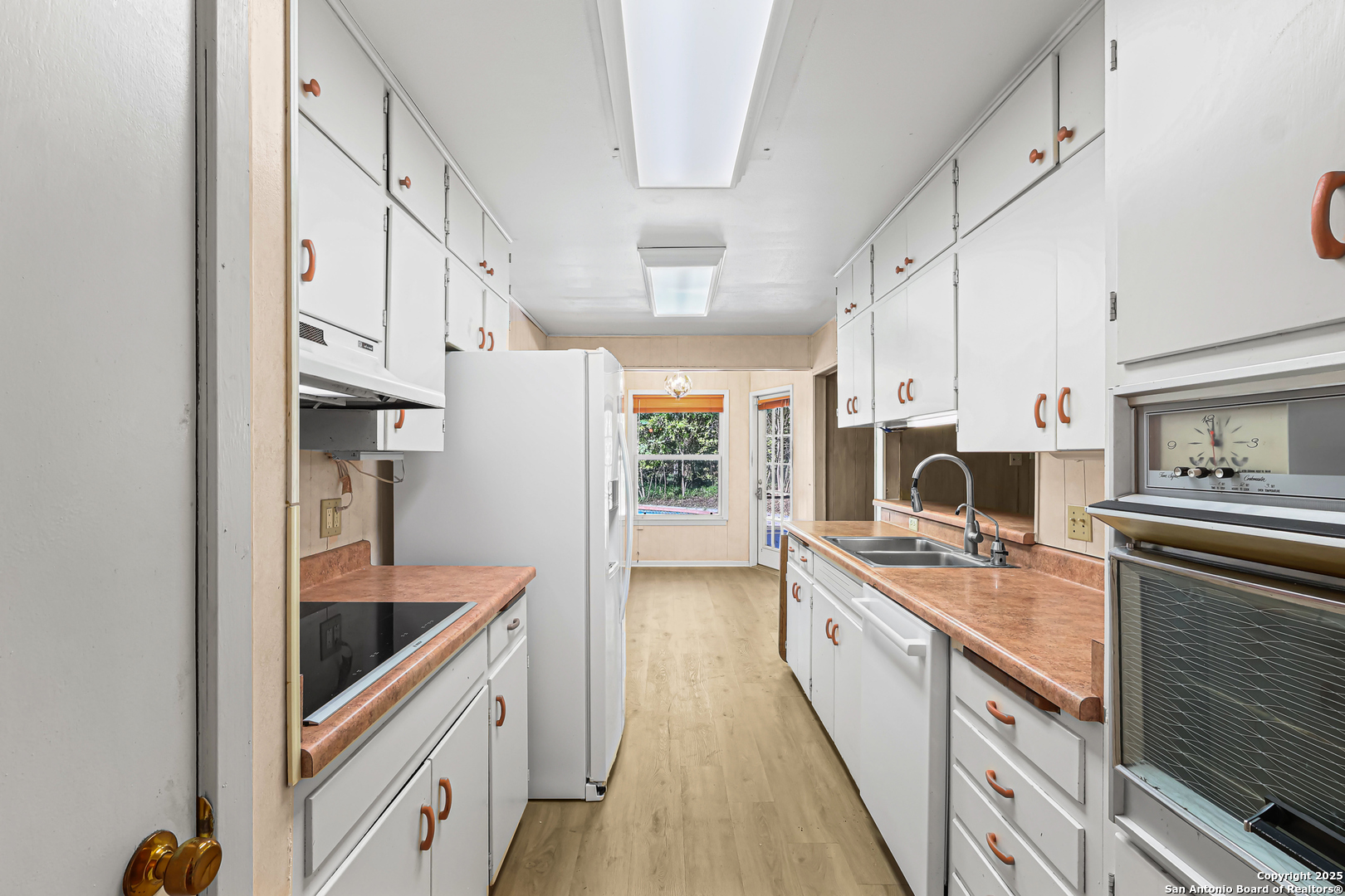 212 National Universal City, TX 78148 - Photo 14 of 36